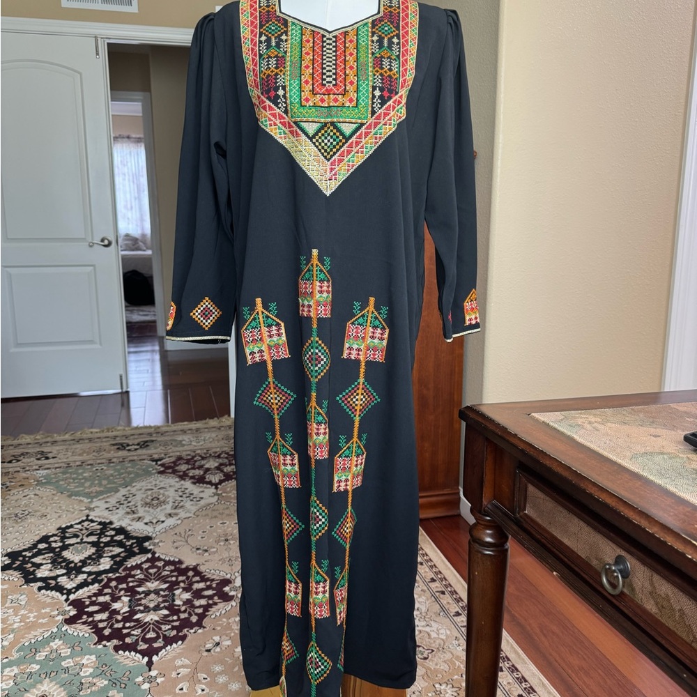 Maxi embroidered black dress